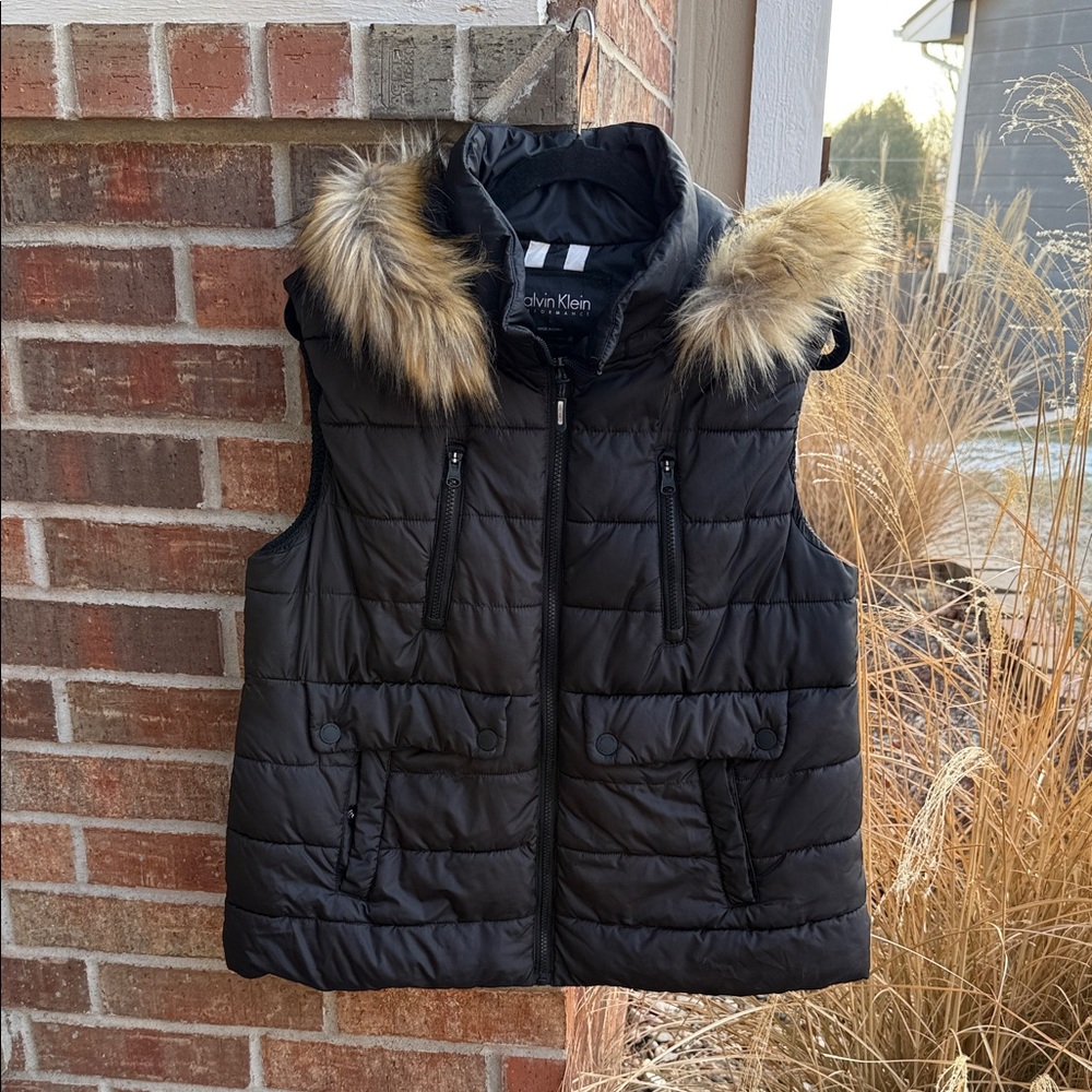 Calvin Klein Performance Ladies L Black Quilted Vest with Faux Fur Hood